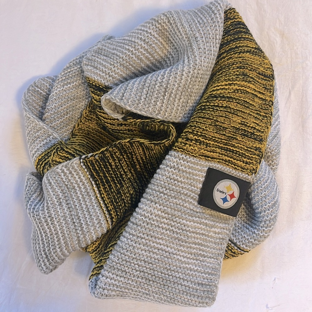 Steelers Gray and Gold Knit Scarf